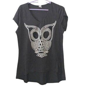 L.A. Teez Womens Gray V-Neck T-Shirt With White Owl Design Short Sleeves High-Lo